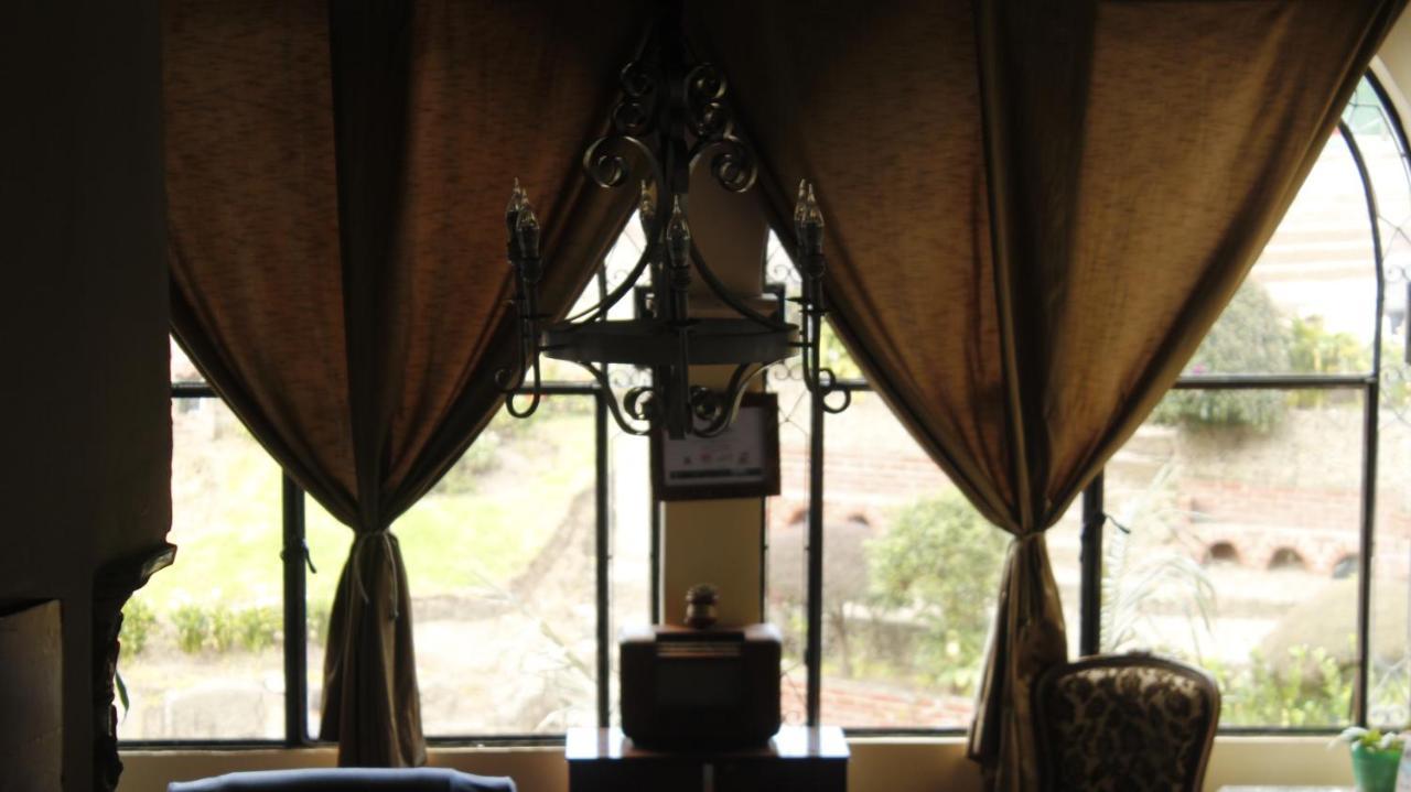 Hotel Calicanto Real Cafe Museo 몬구이 외부 사진